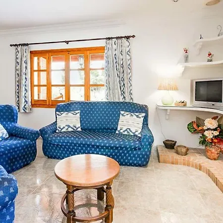 Sleeps 6 Pool Air Con Wifi